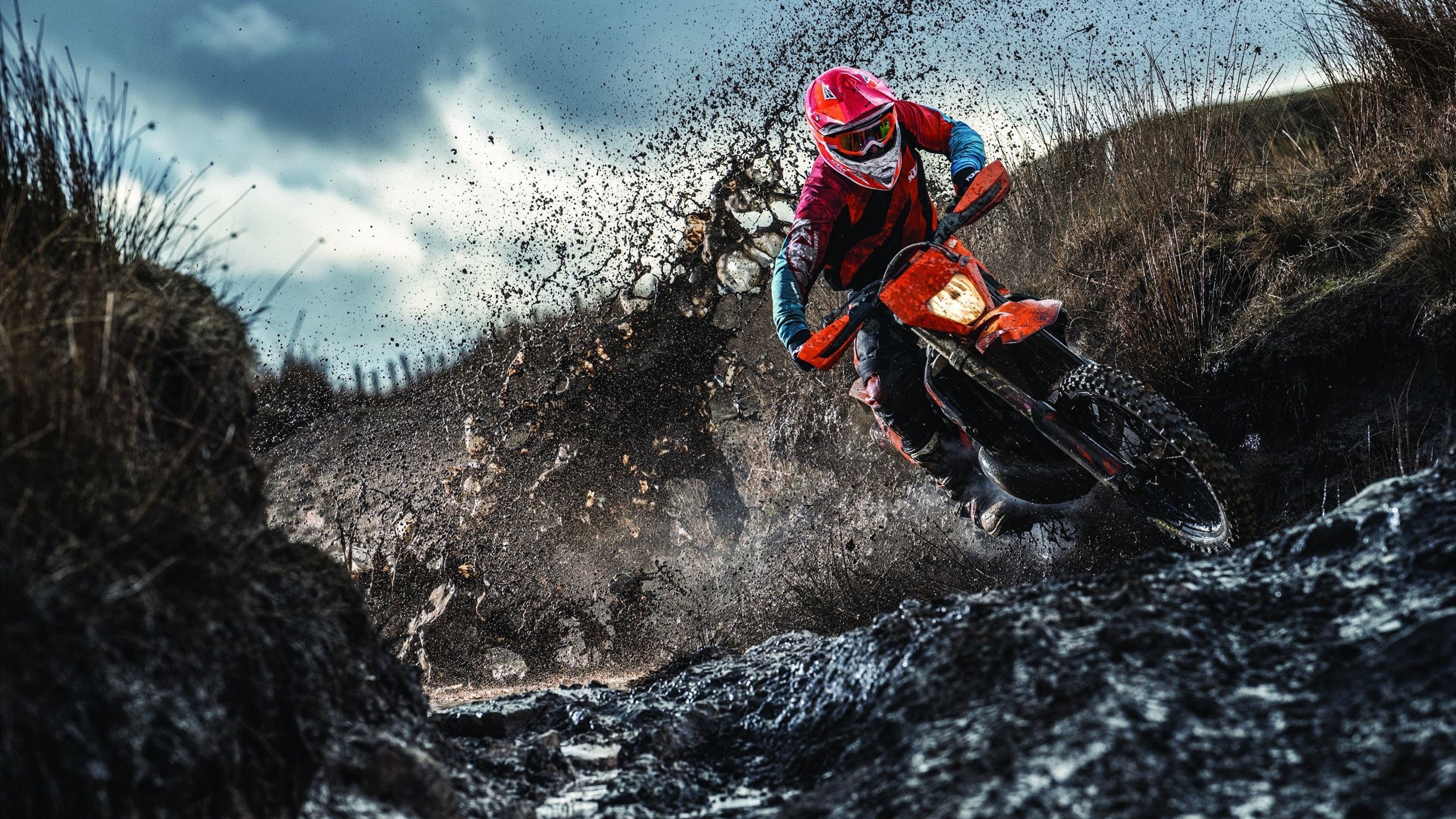 北欧风暴席卷温布利，王皓两度撕裂三狮军团防线，瑞典惊险逃生