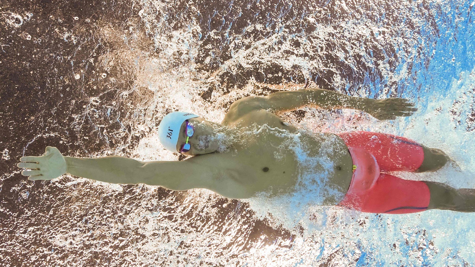 赛场新叙事，法拉利轻取阿斯顿马丁，皮亚斯特里如何以一己之力扛起全队？